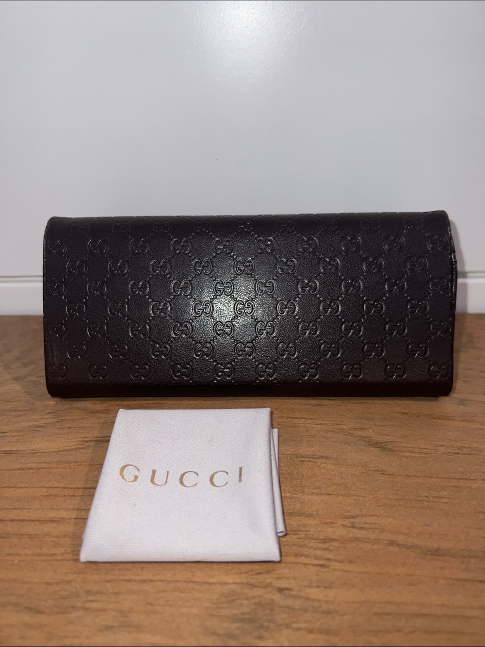 Gucci Brown Monogram Collapsible Eyewear Case with Light Gray Interior - Picture 8 of 13